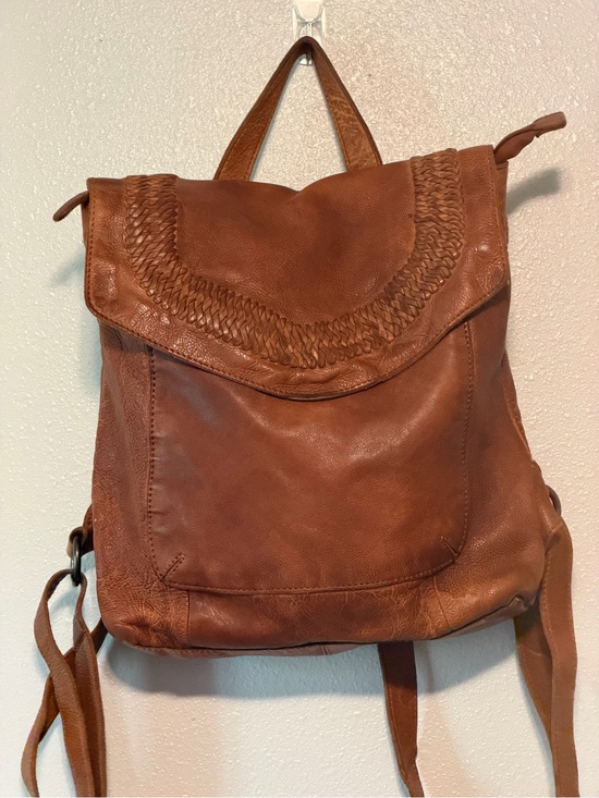 Vilenca Holland Handbags - Vilenca Holland Brown Leather Backpack with Braided Flap